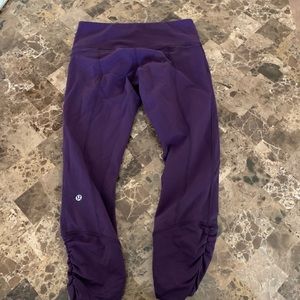 Lululemon purple leggings w pockets!